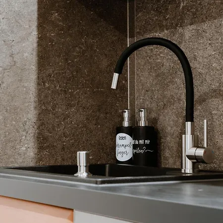 Guetgeanlossn شقة *